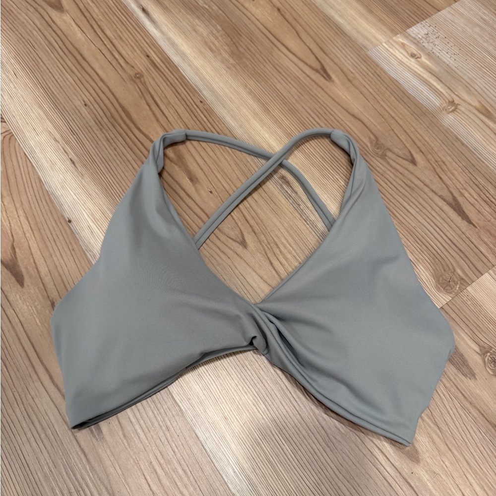 *ACCT CLOSING MAKE OFFER* Strappy Back Sports Bra-Size M